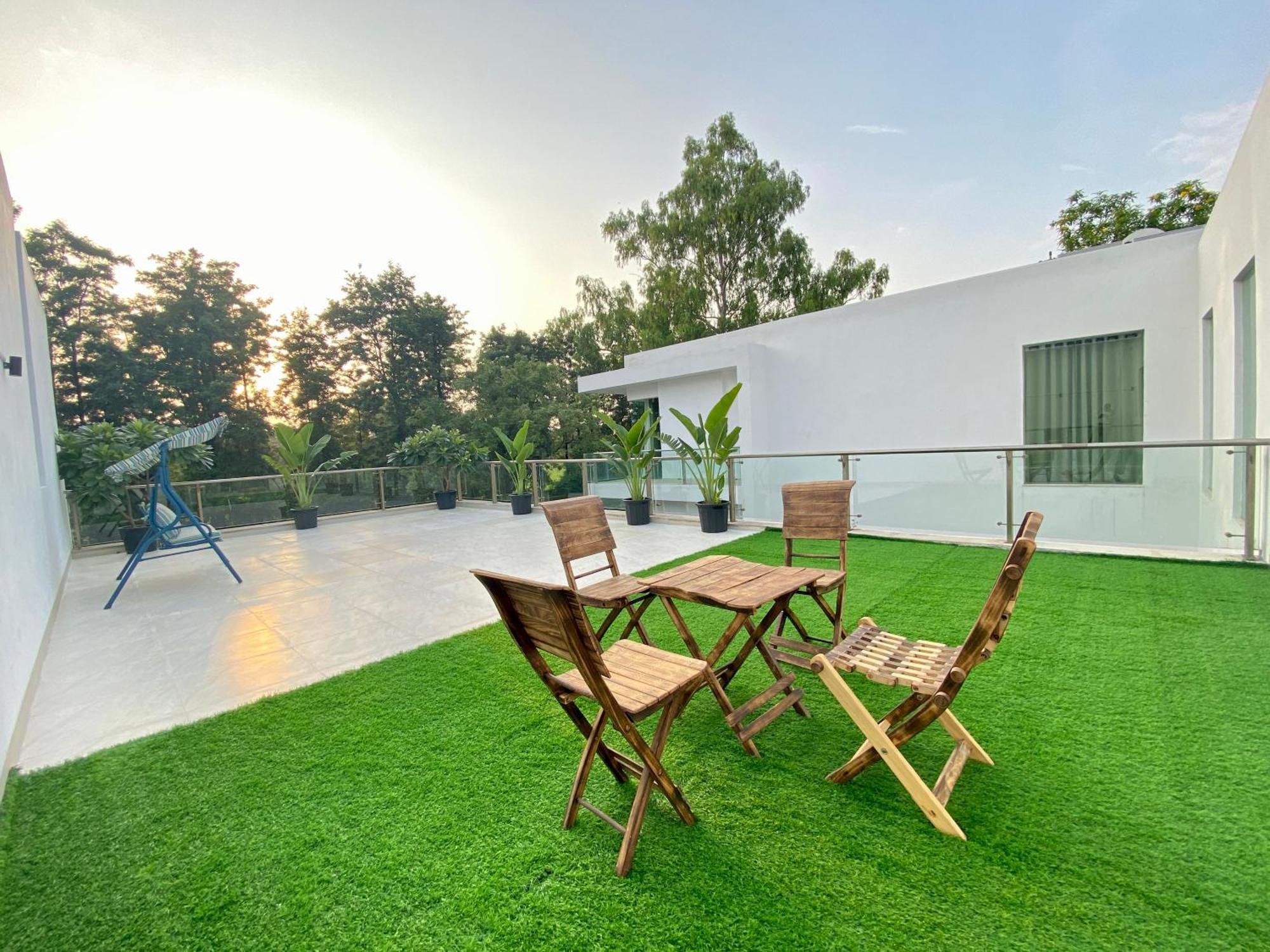 גורגאון Karma Lakelands, Gurugram מראה חיצוני תמונה